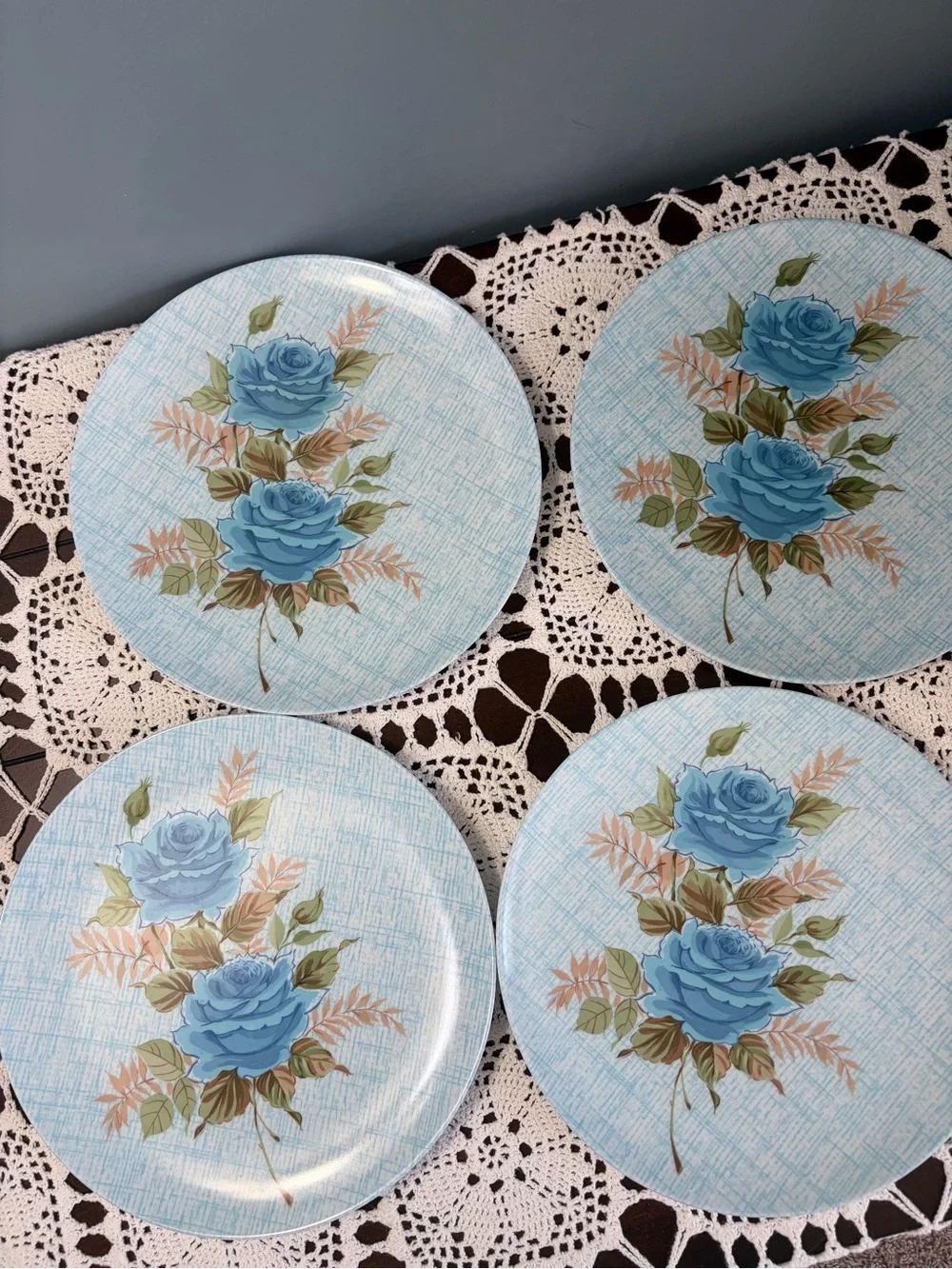 Vintage Retro Melamine Dinnerware Set of 4 Dinner/4 Small Plates Blue Roses